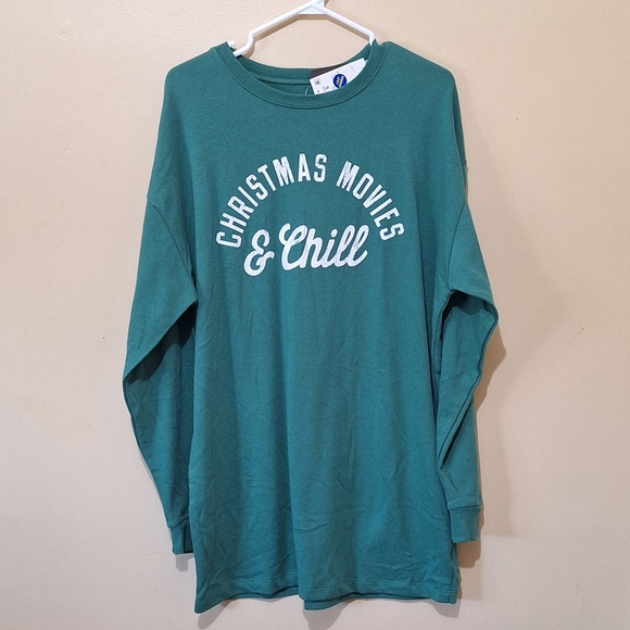 NWT Grayson Threads Oversized Christmas Movies & Chill Long Sleeve Shirt - Picture 2 of 3